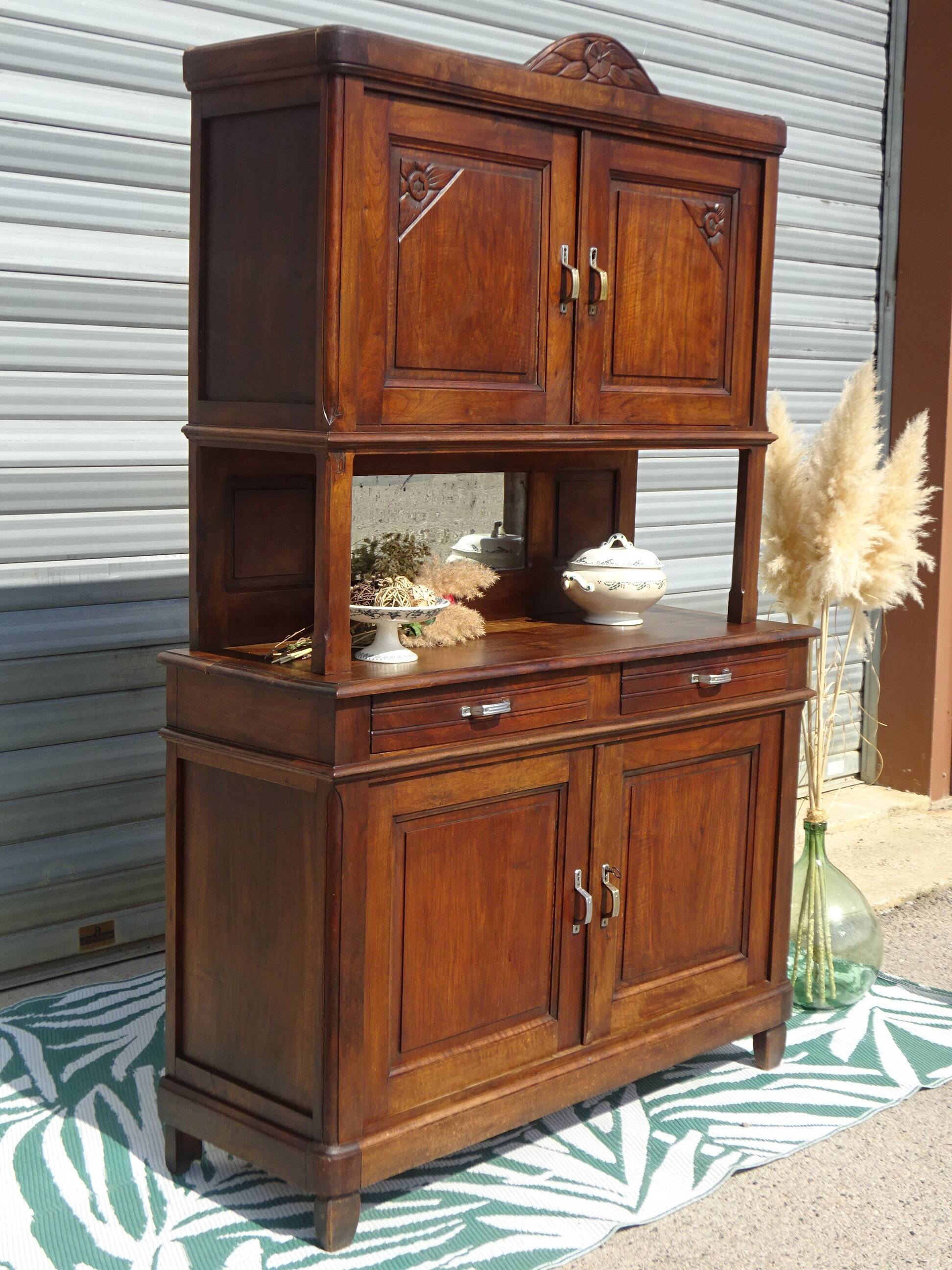 Buffet de cuisine, vaisselier ancien en noyer