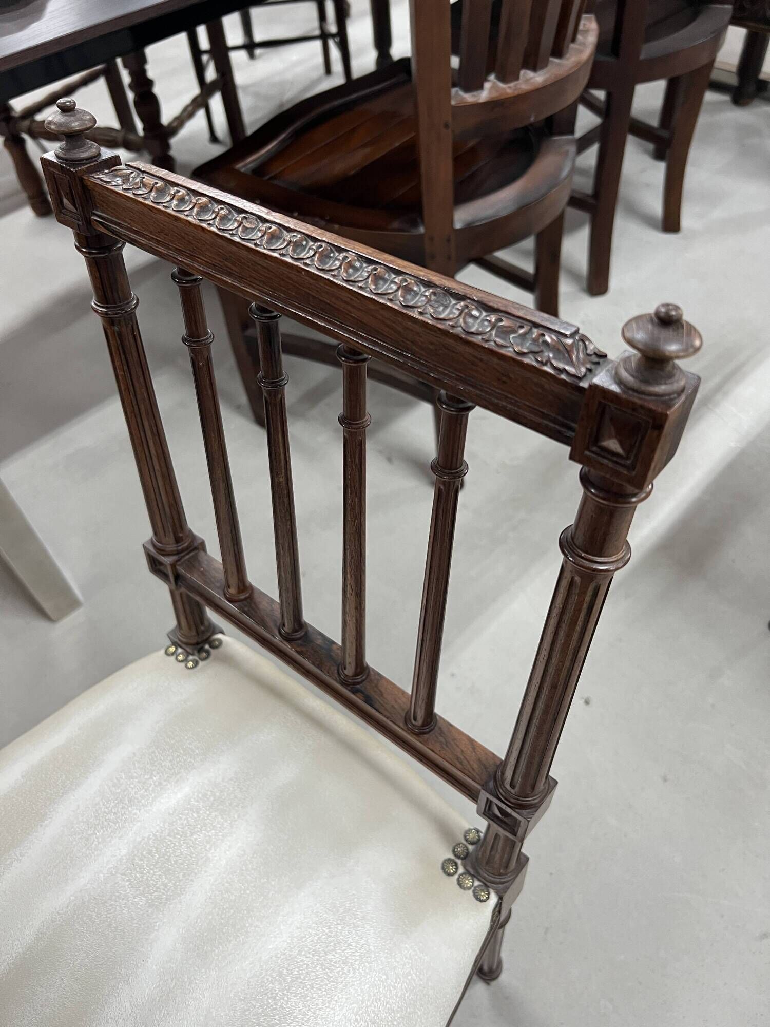 Flat desk and Louis XVI style chair in mahogany veneer (nineteenth century)