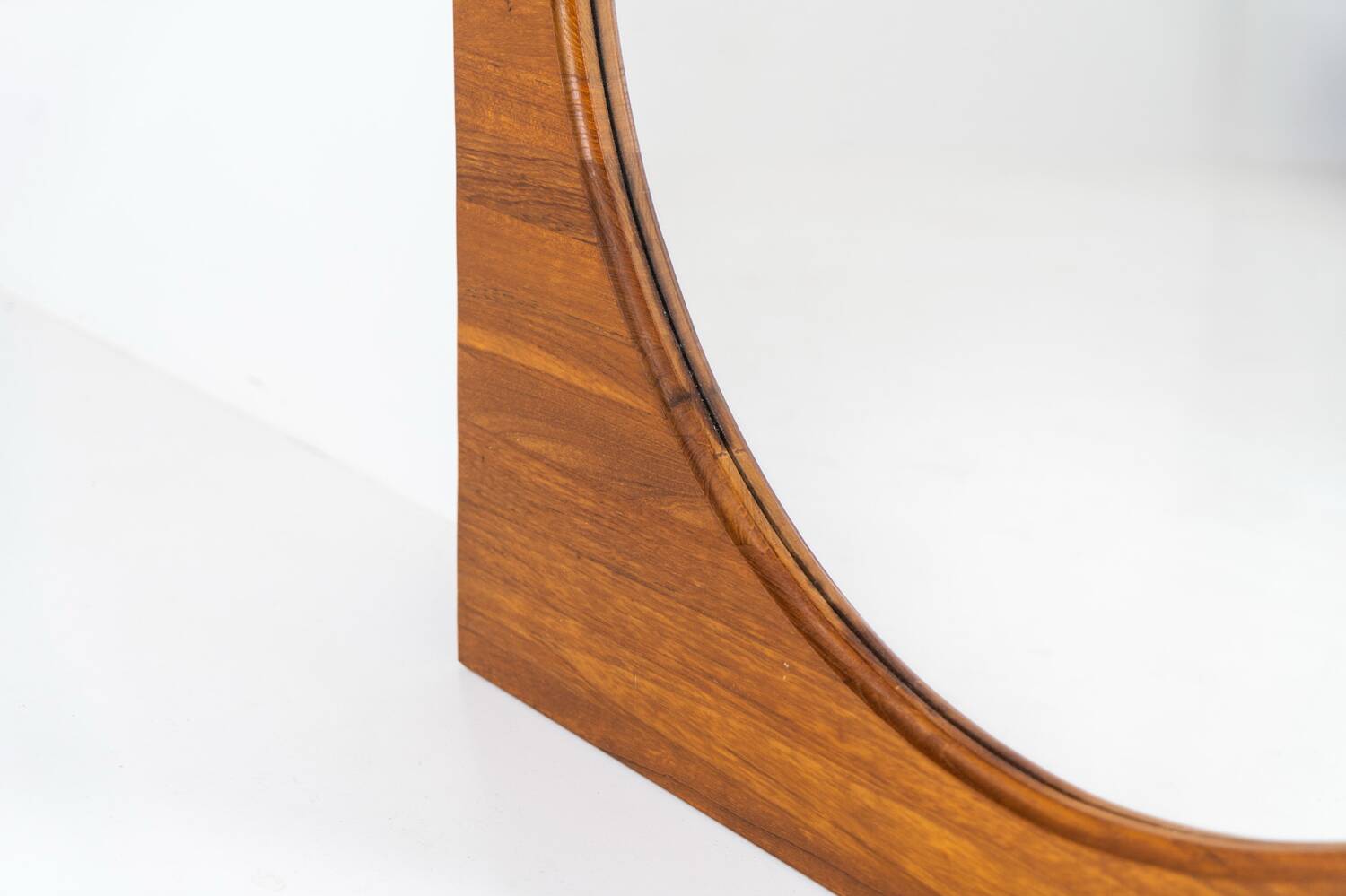 Miroir XL milieu du siècle en teck massif (Danemark, années 1960).