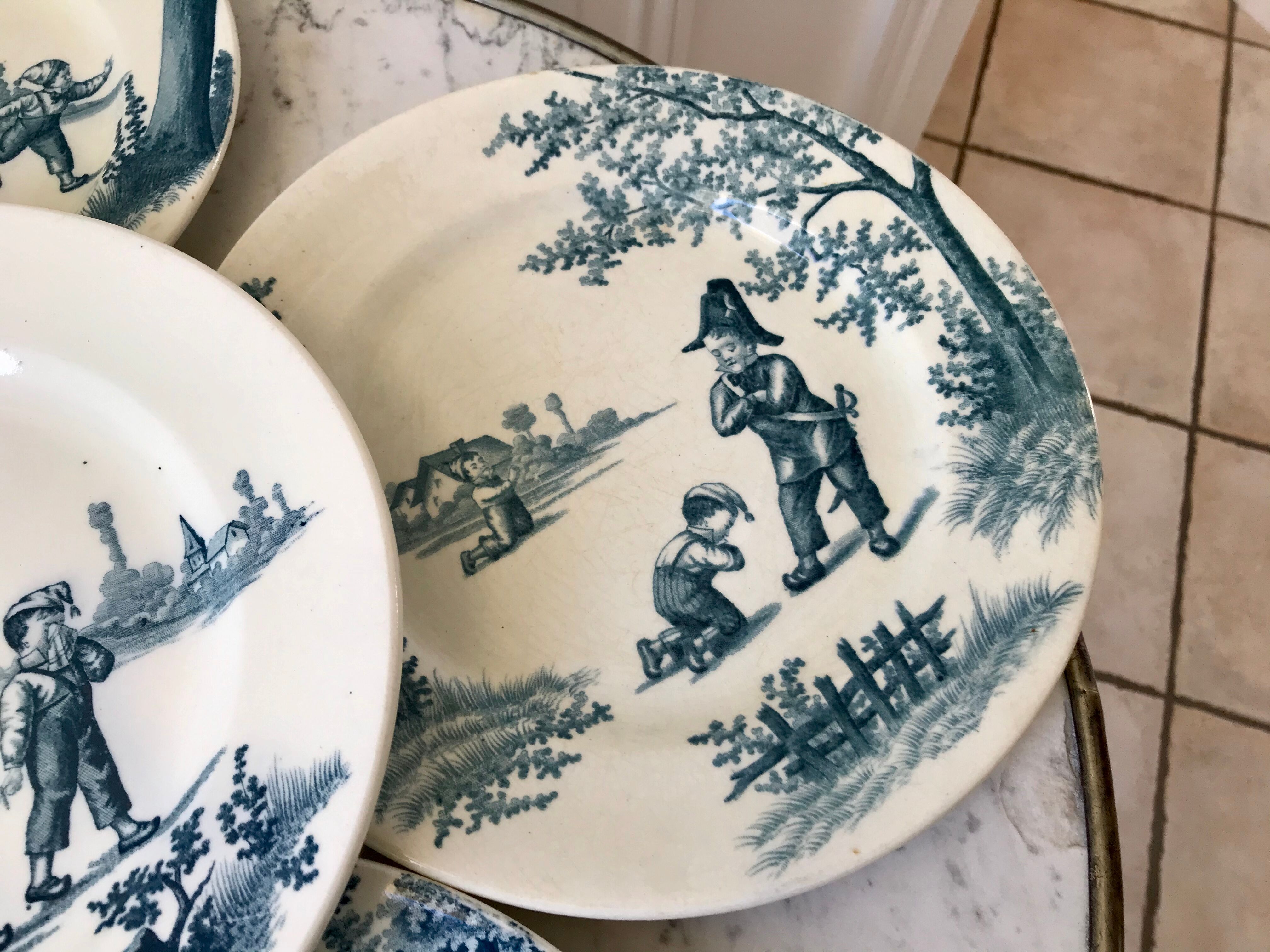 Set of 5 flat plates Iron Earth model "Garde-Champêtre" late nineteenth