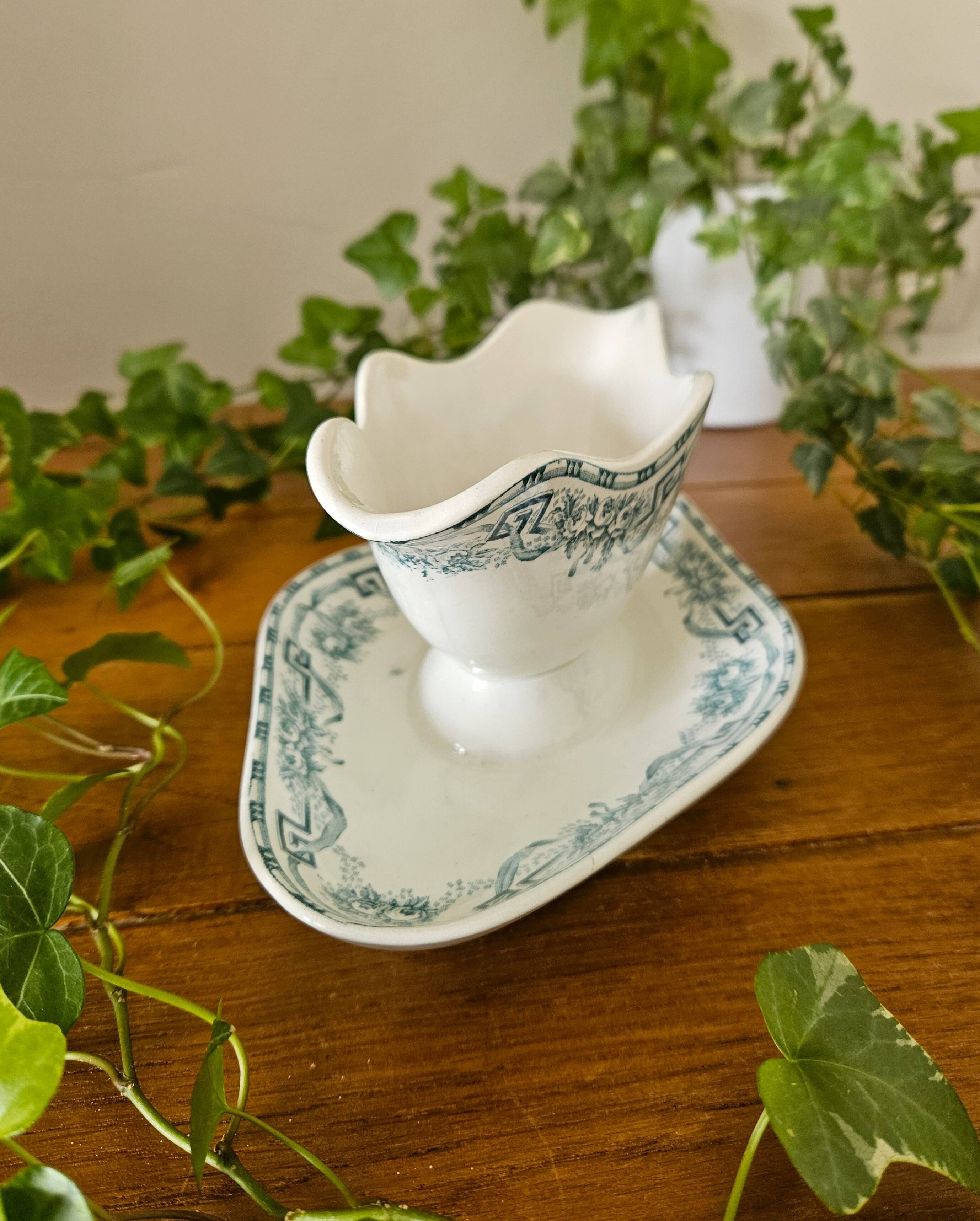 Saucière ancienne en faïence de Saint-Amand (Nord)