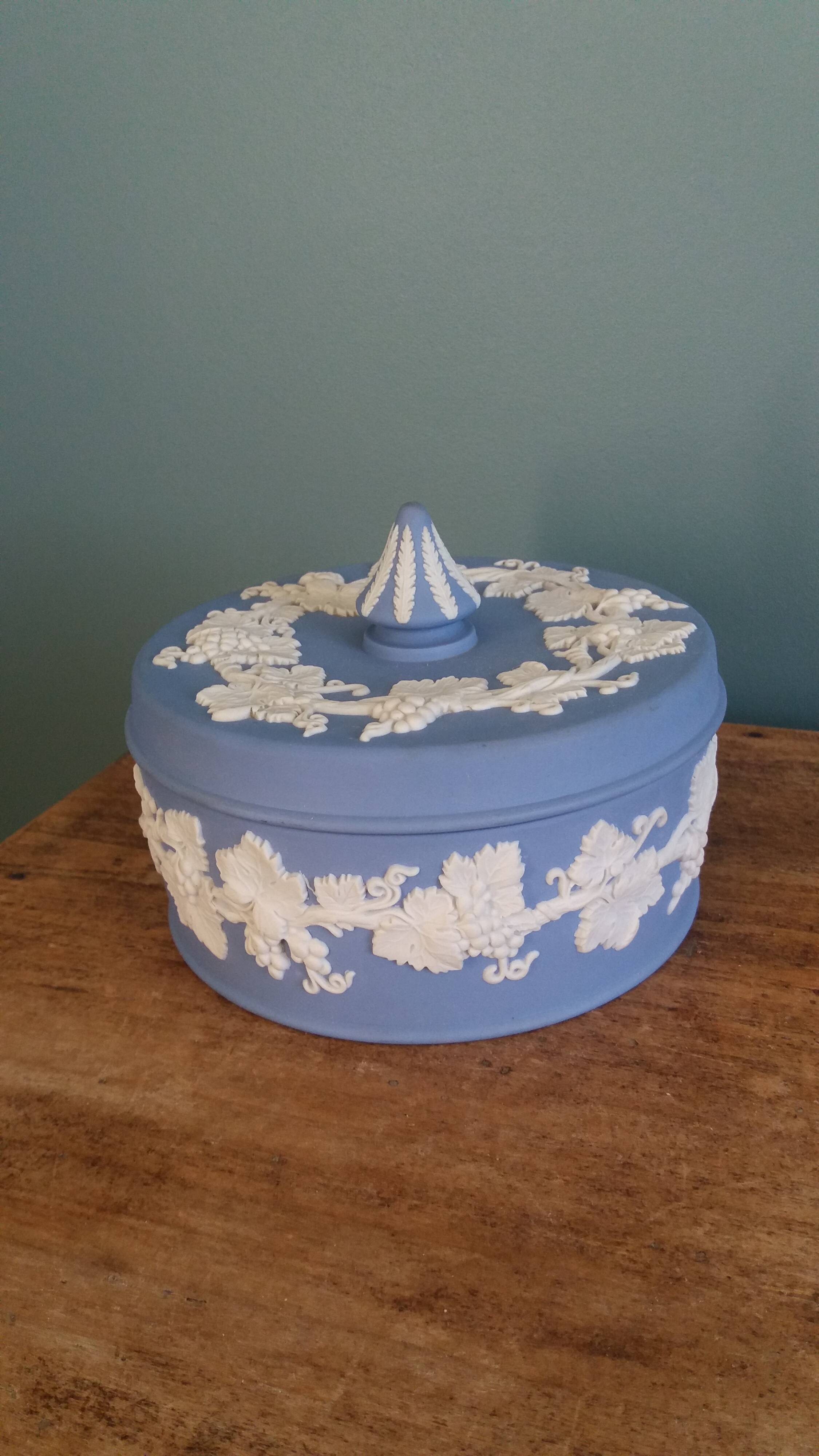 Wedgwood jasperware sweet box