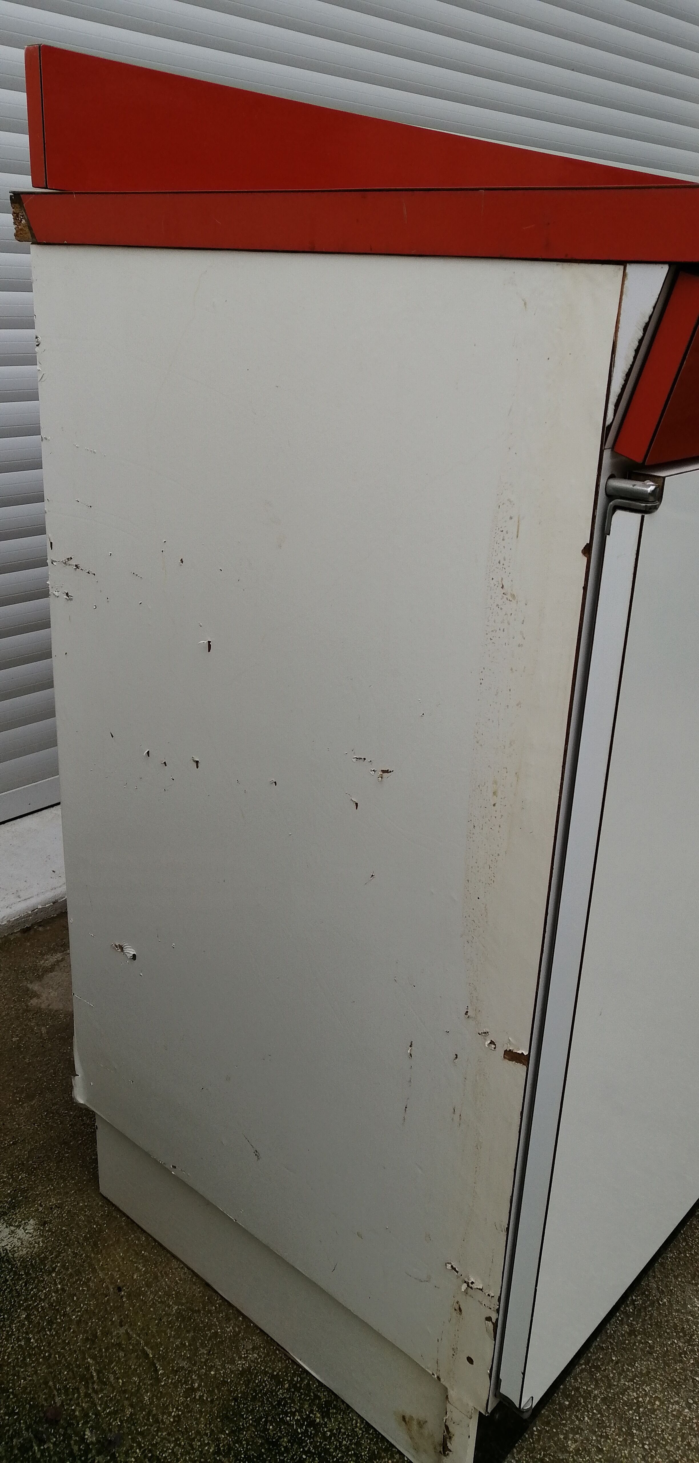 Formica sideboard with its 70' retractable table