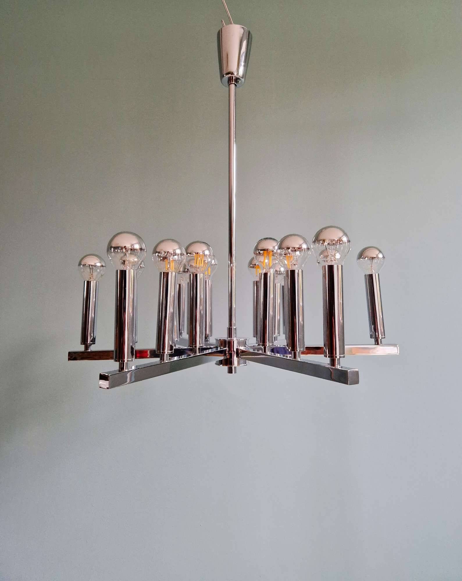Space Age chandelier in chromed metal, 18 light points, 1970