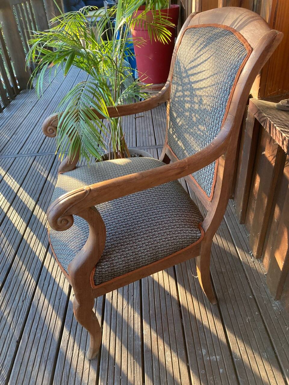 Antique Regency style armchair with complete restoration of the seat