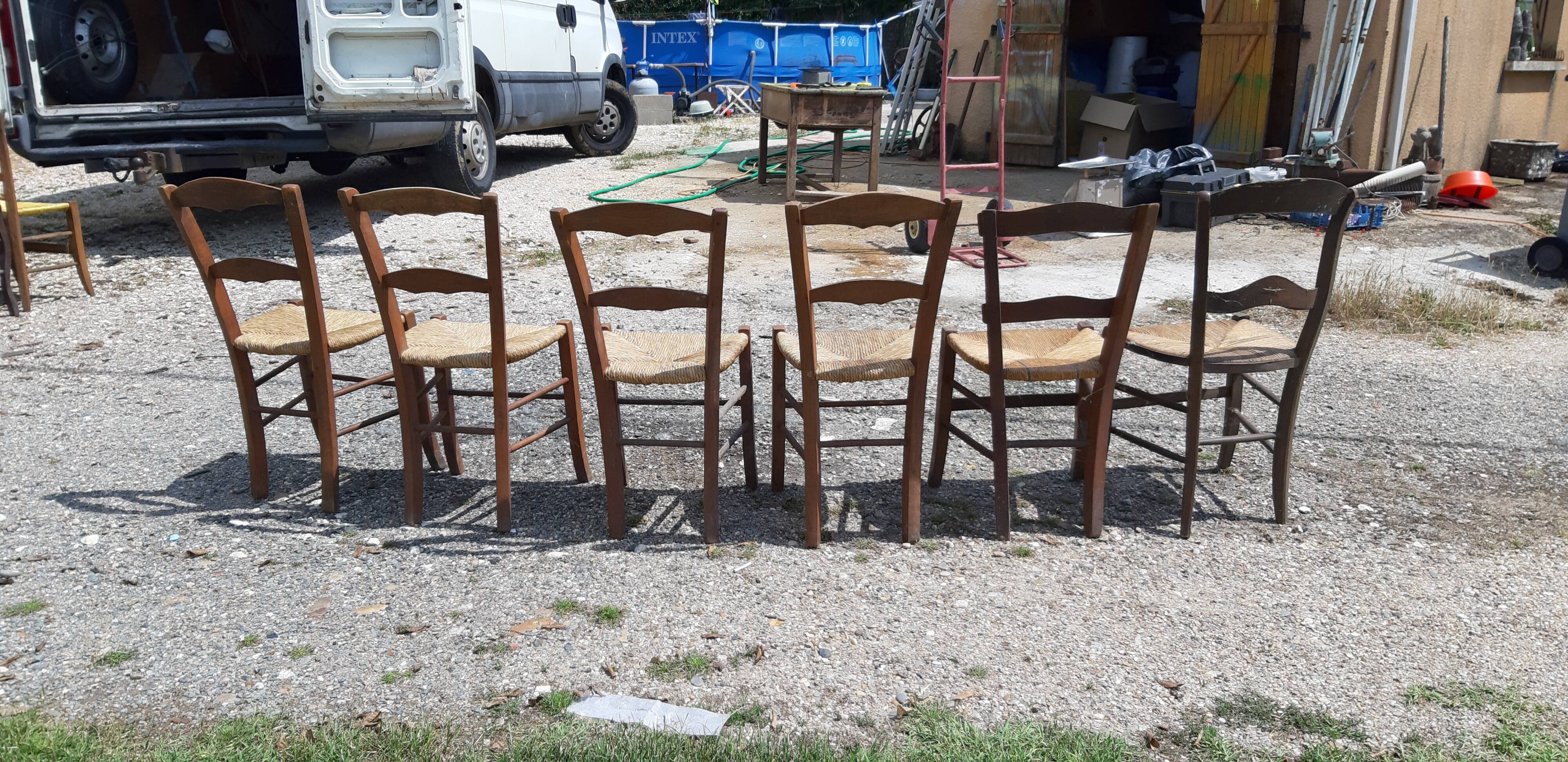 6 antique mulched chairs