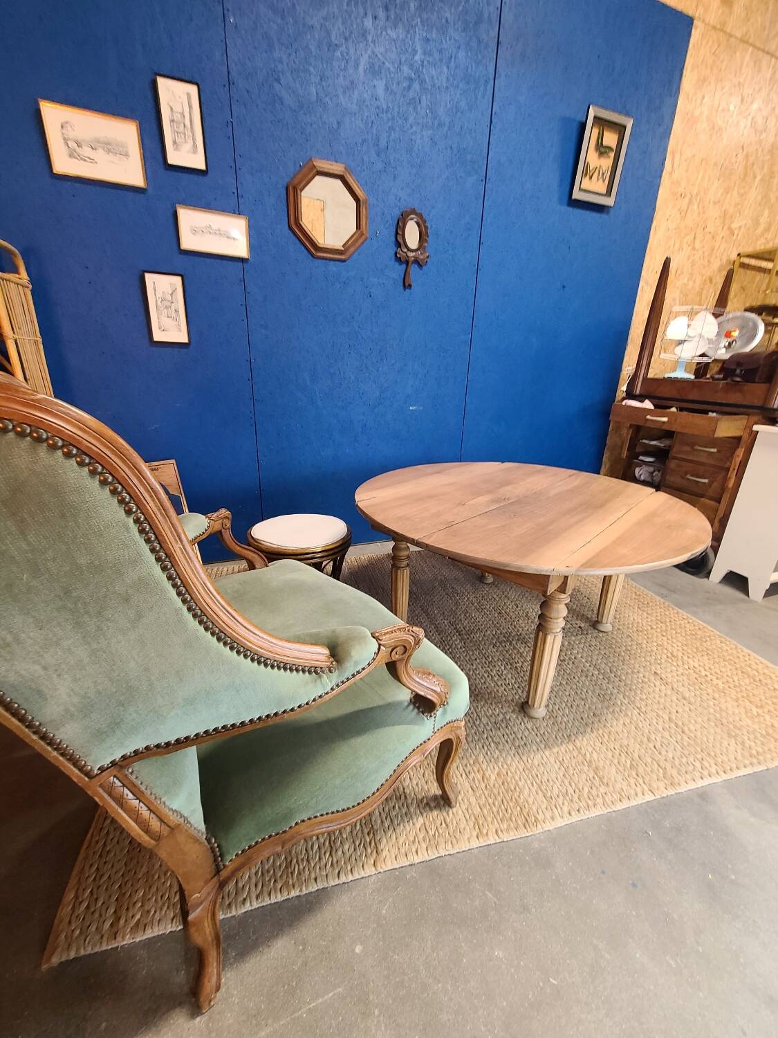 Vintage farmhouse coffee table with flaps