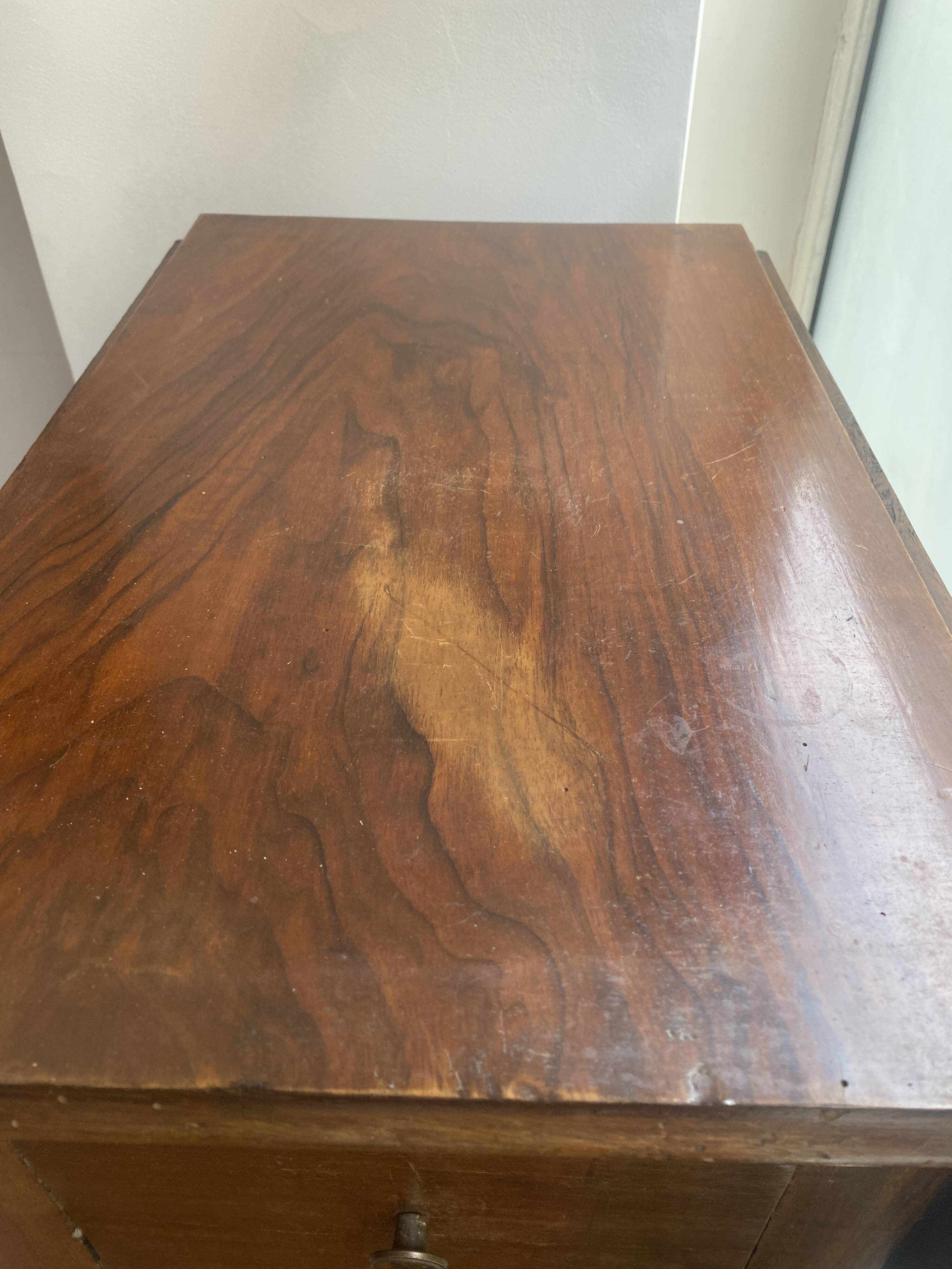 Tables de nuit anciennes