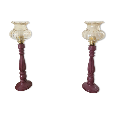 Lampes à poser vintage – Pieds bois repeints mauve brillant + globes a