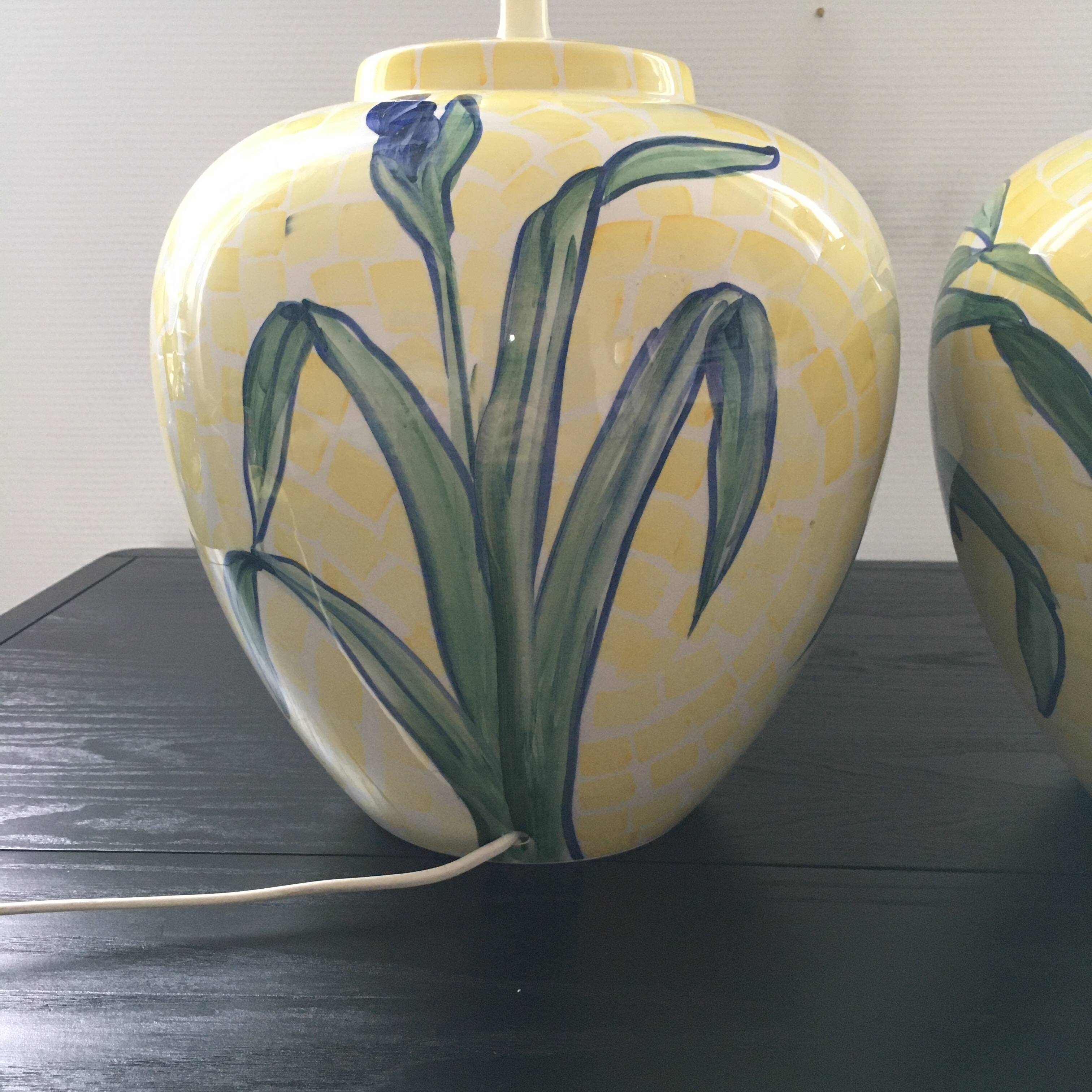 Paire de pieds de lampes italiennes décor iris