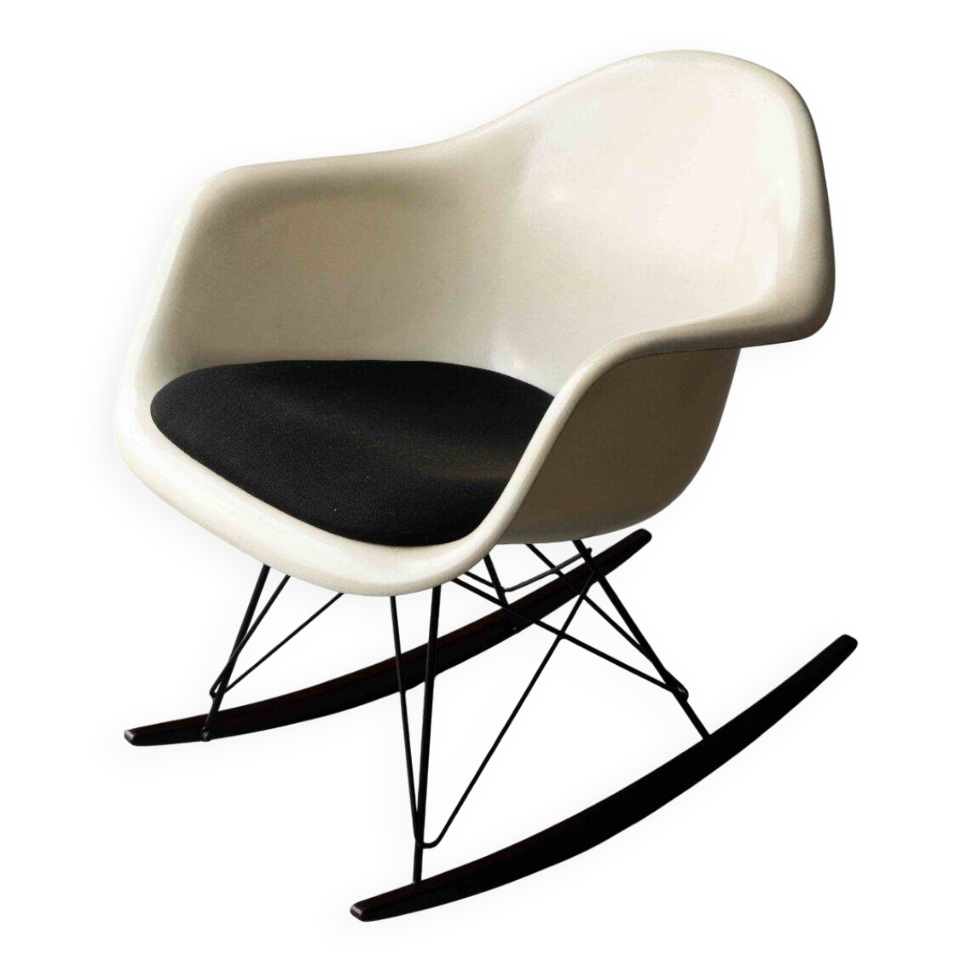 Rocking chair ‘RAR’ by Ray & Charles Eames