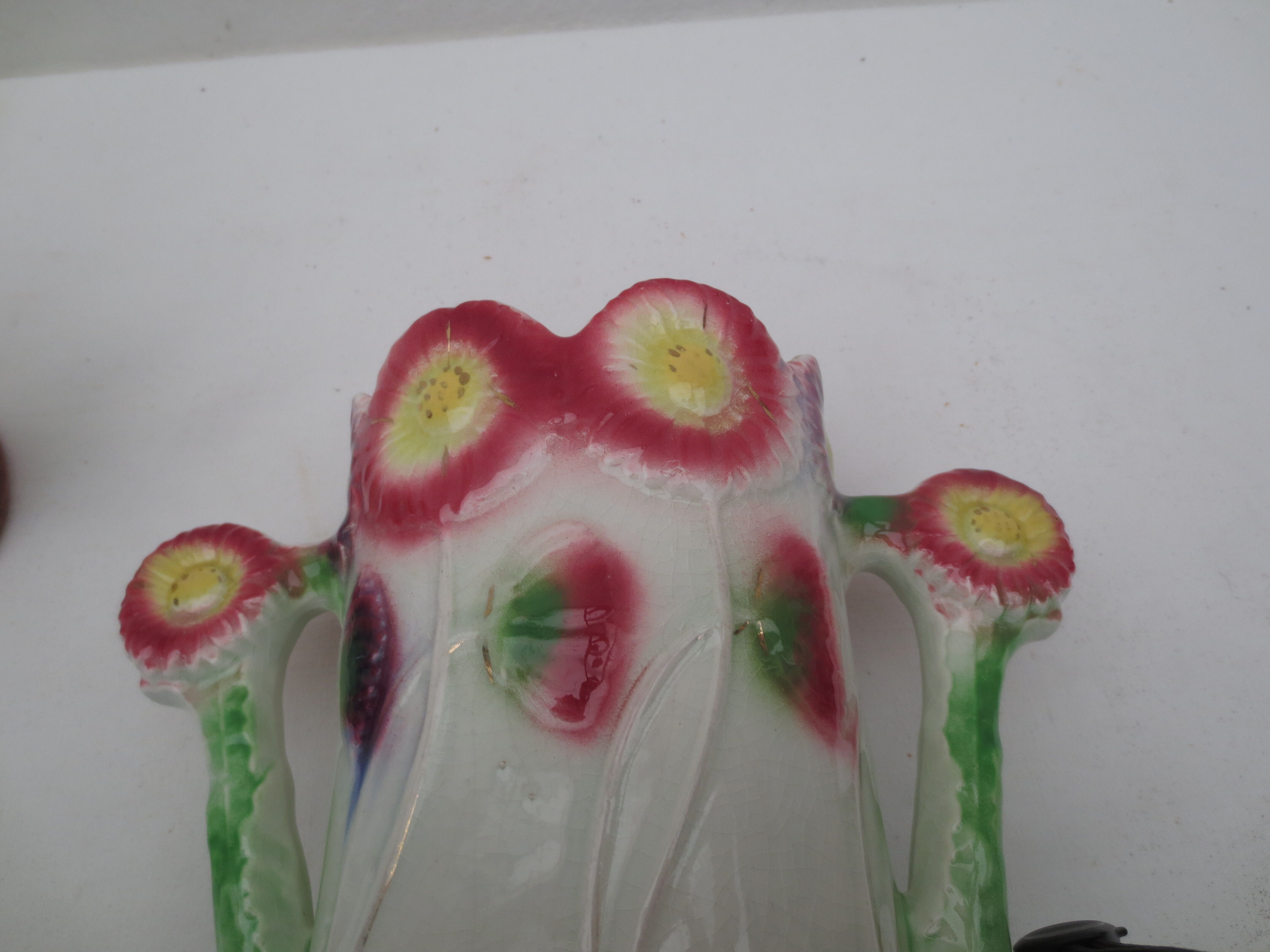 Vases and gardener "onnaing" in art nouveau dabsin