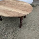 Folding oval coffee table