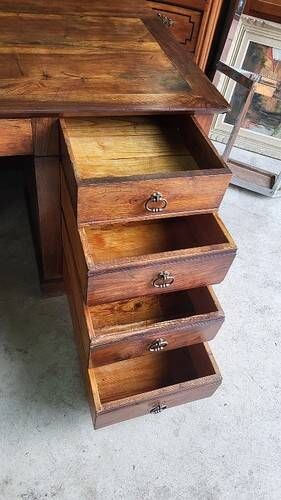 BUREAU A 9 TIROIRS EN NOYER 1900