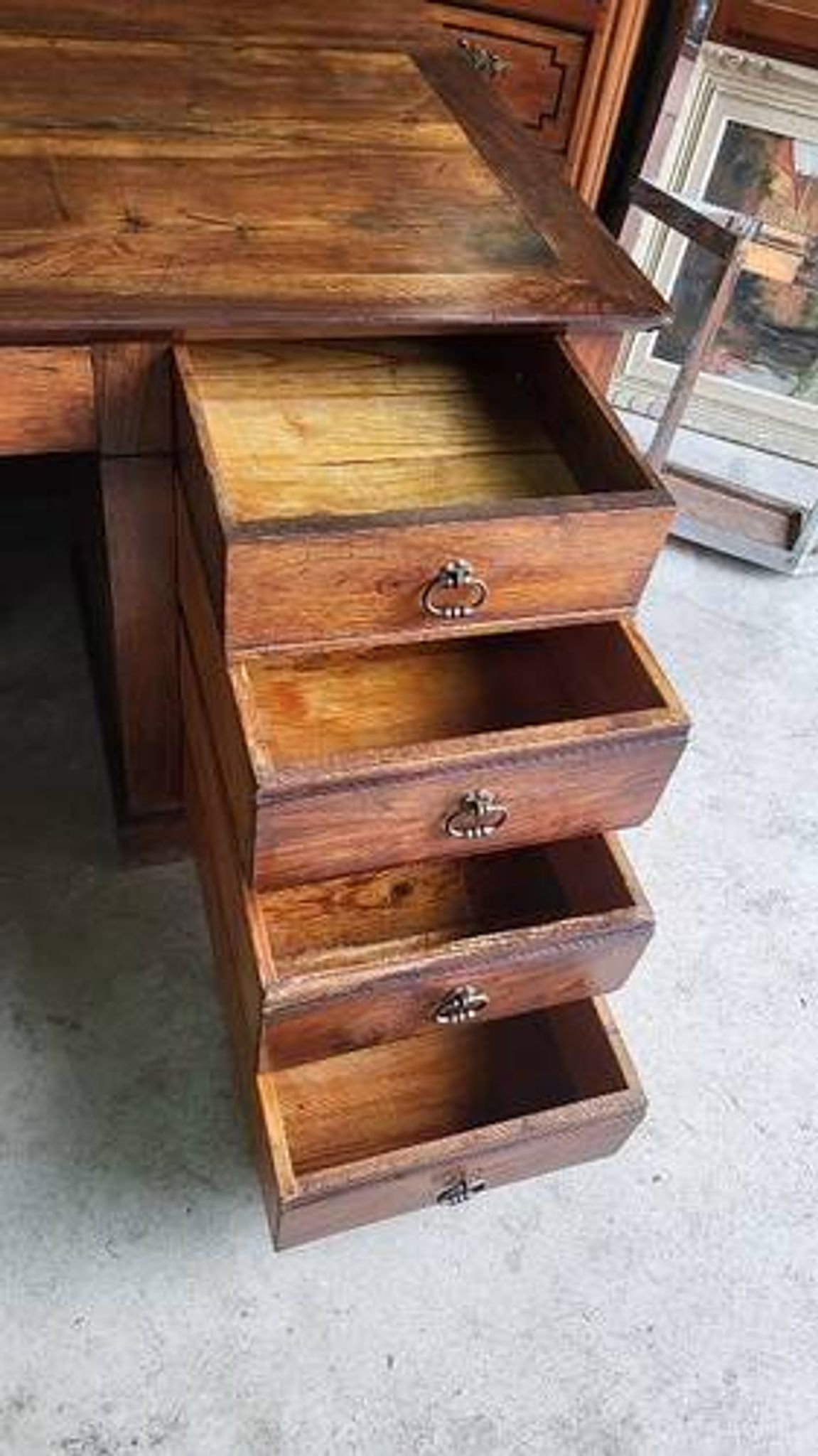 BUREAU A 9 TIROIRS EN NOYER 1900