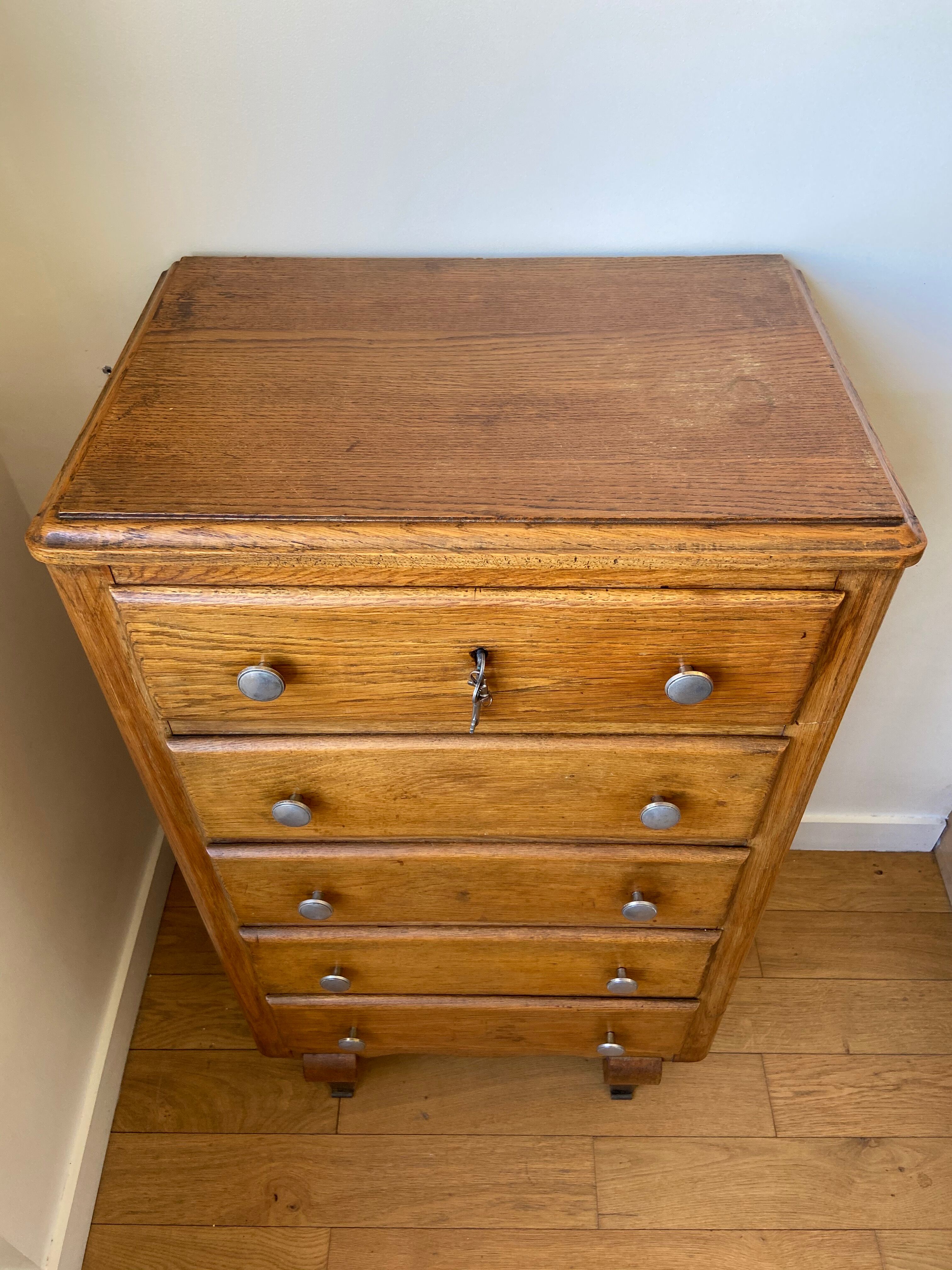 Wooden dresser 5 drawers