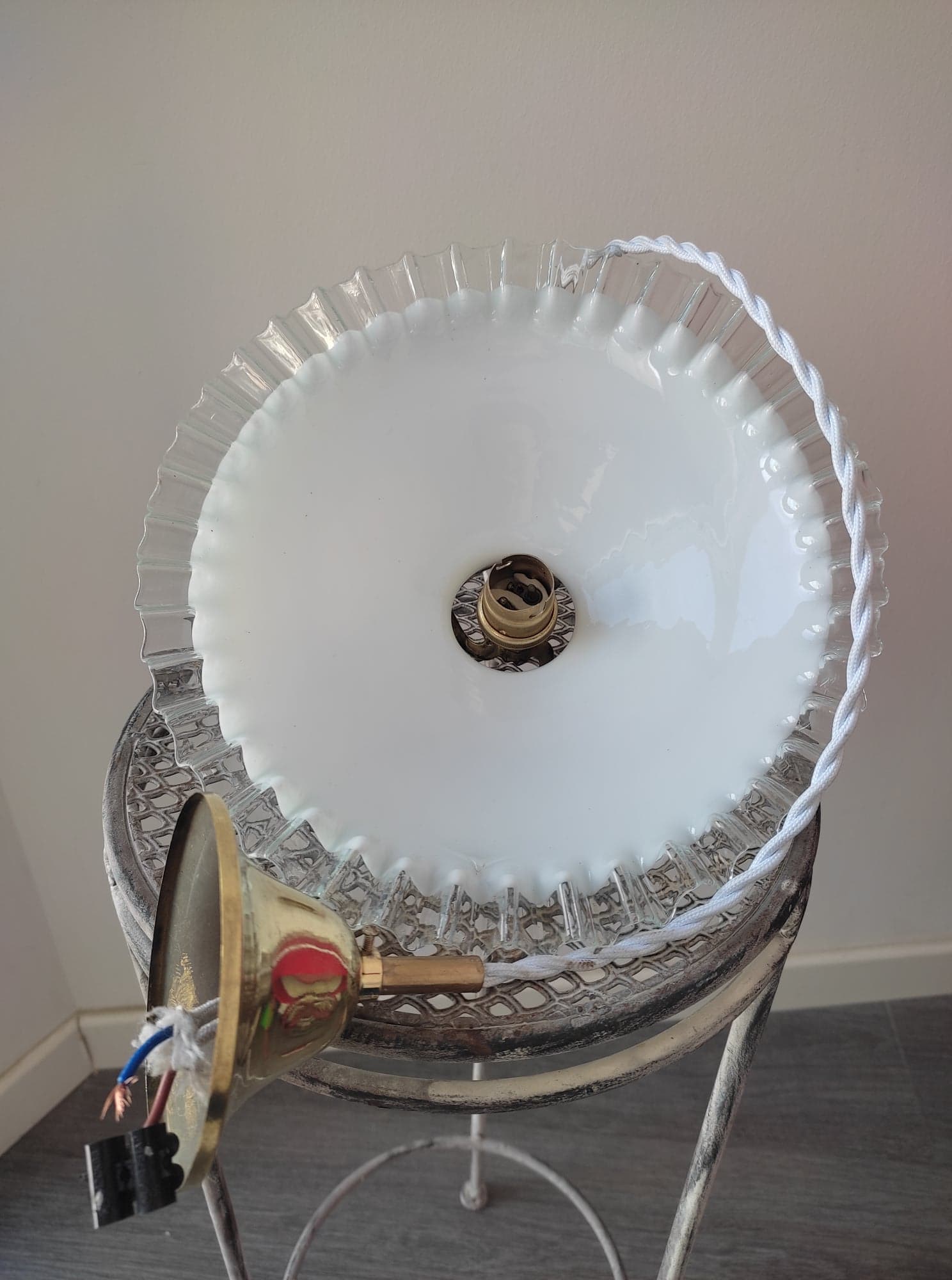 Opaline suspension, 30s