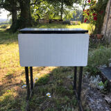 Table formica feet tubes bar