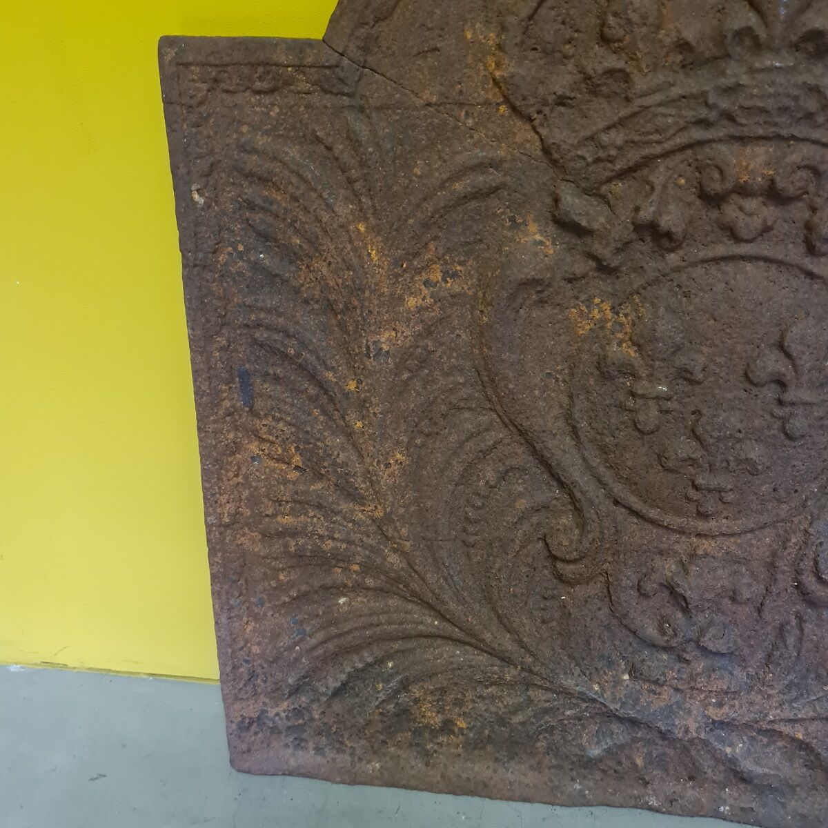Cast iron fireback with the crowned arms of France