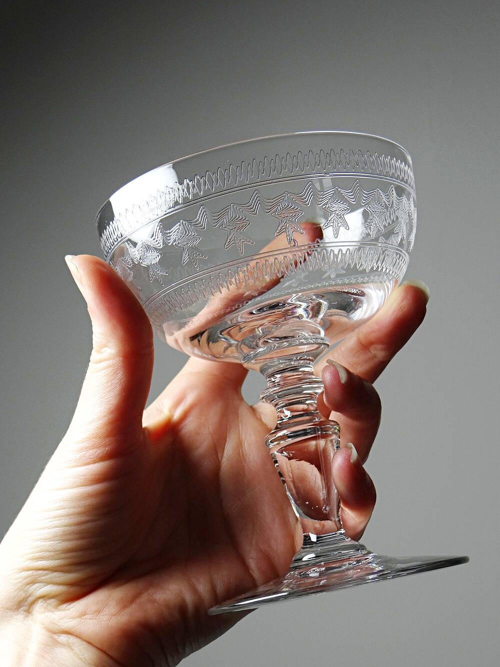 Set of 6 antique fine crystal champagne glasses, star engraved, 19th-20th century.