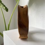 Vase sculpture en bois
