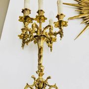 Chandeliers en bronze doré massif époque milieu XXe socles en marbre