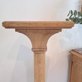 Light oak wood column