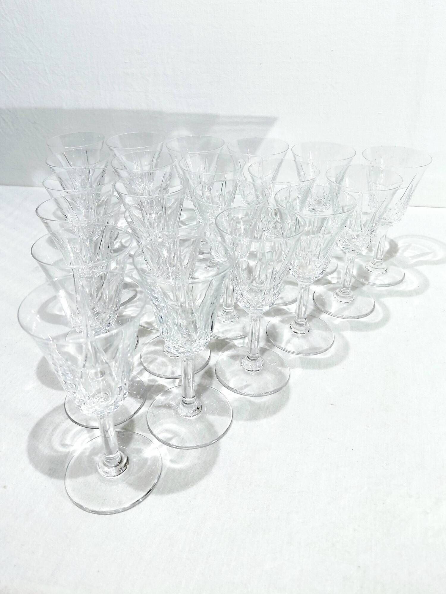 Saint Louis - 21 red wine glasses - Lasalle model