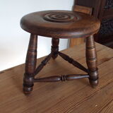 Tabouret tripode en bois tourné