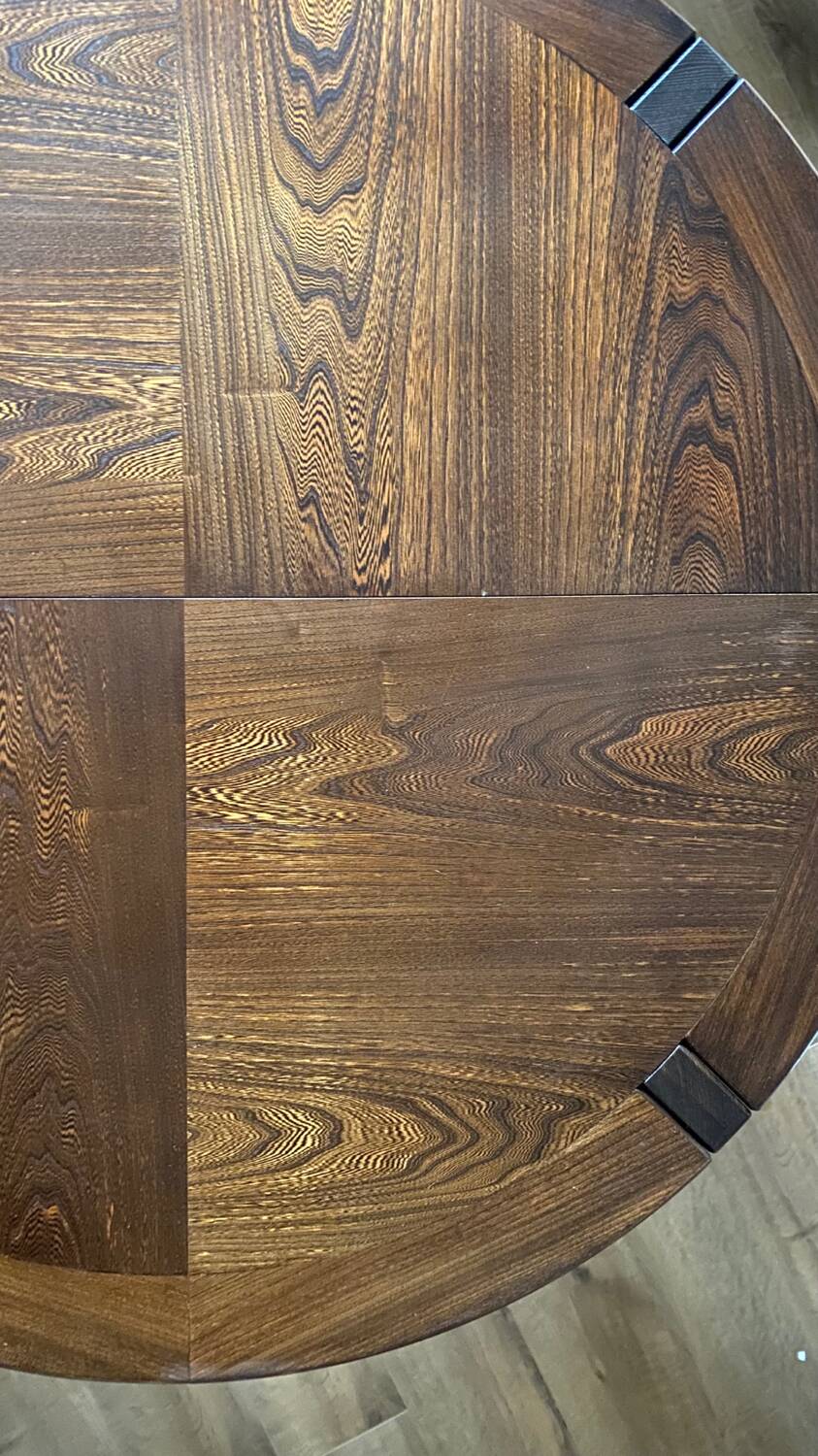 Round table in Scandinavian elm with 2 extensions