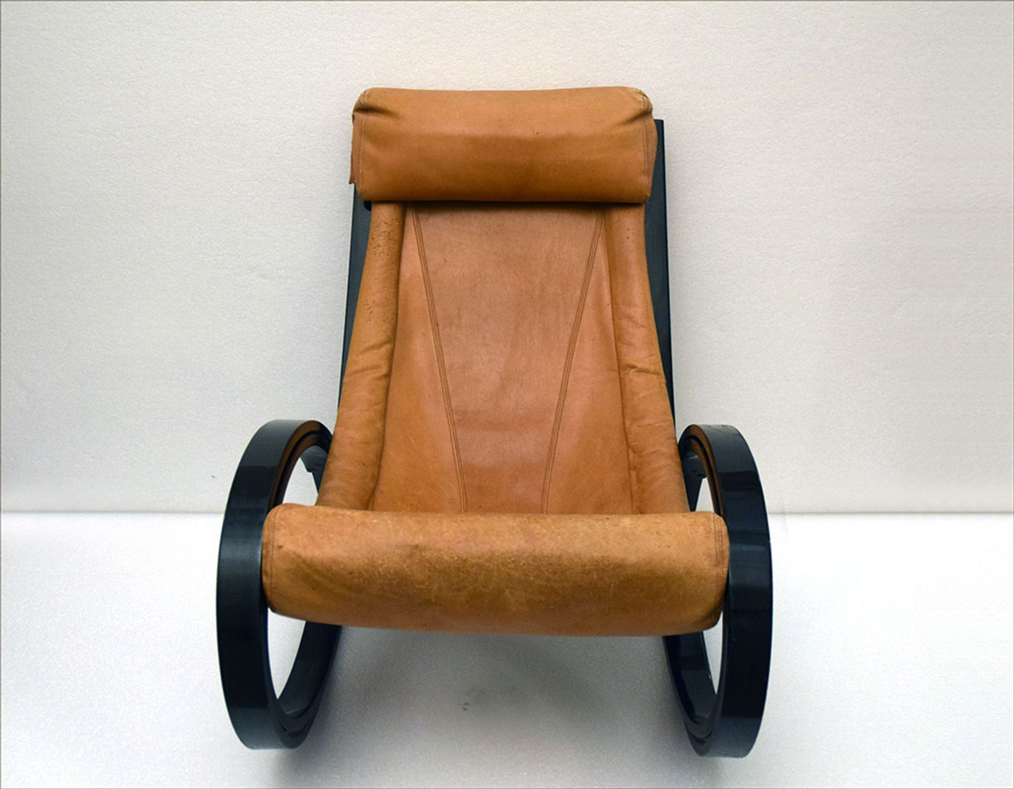 Sgarsul rocking chair designed by Gae Aulenti for Poltronova