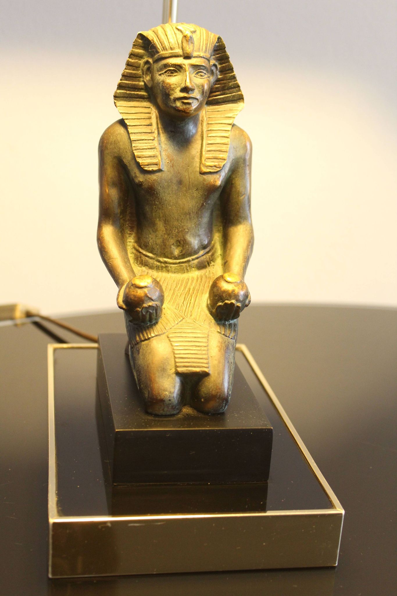 Lampe de table Hollywood Regency décor Pharaon, années 1070