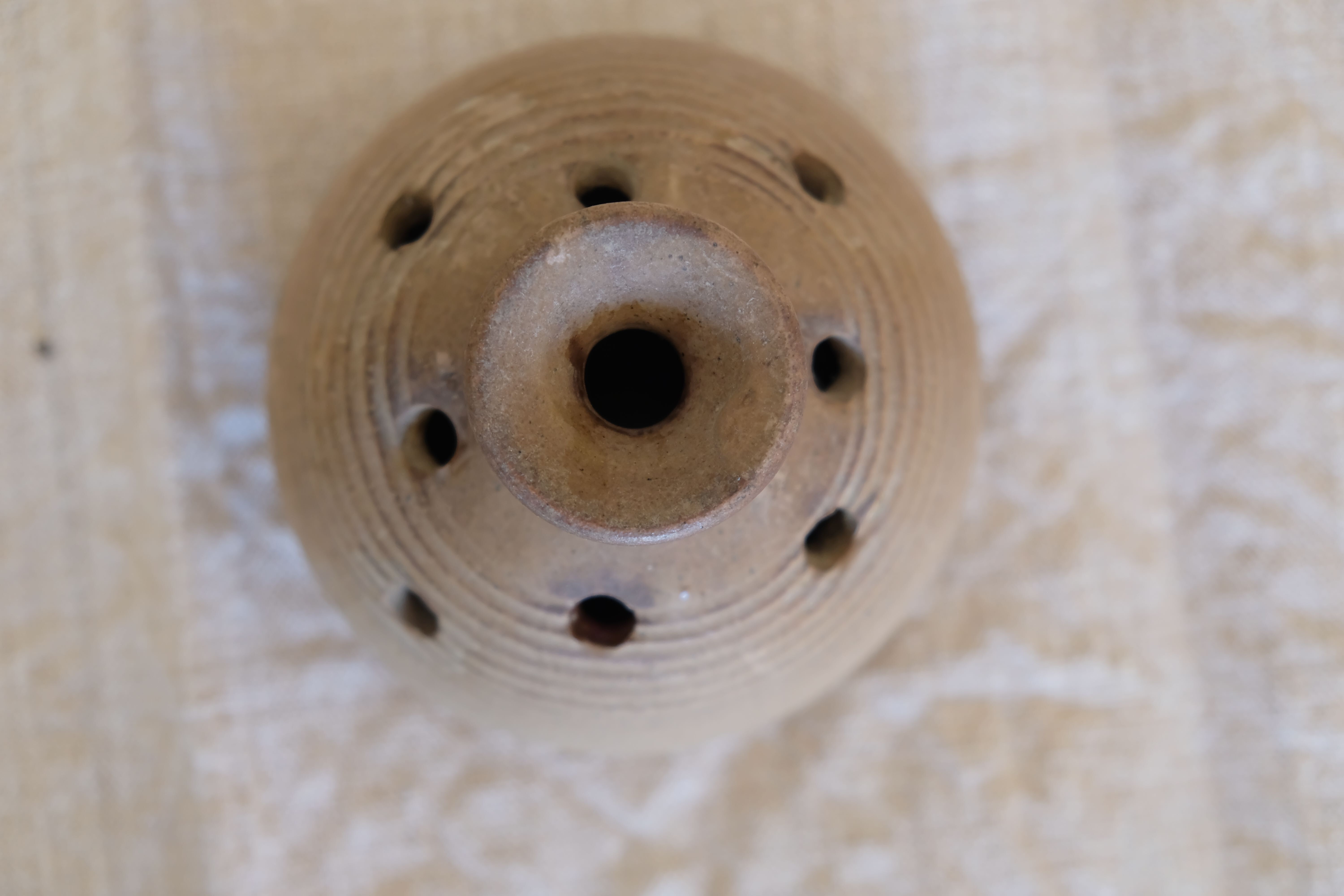 Pique vase Fleurs Vallauris in sandstone