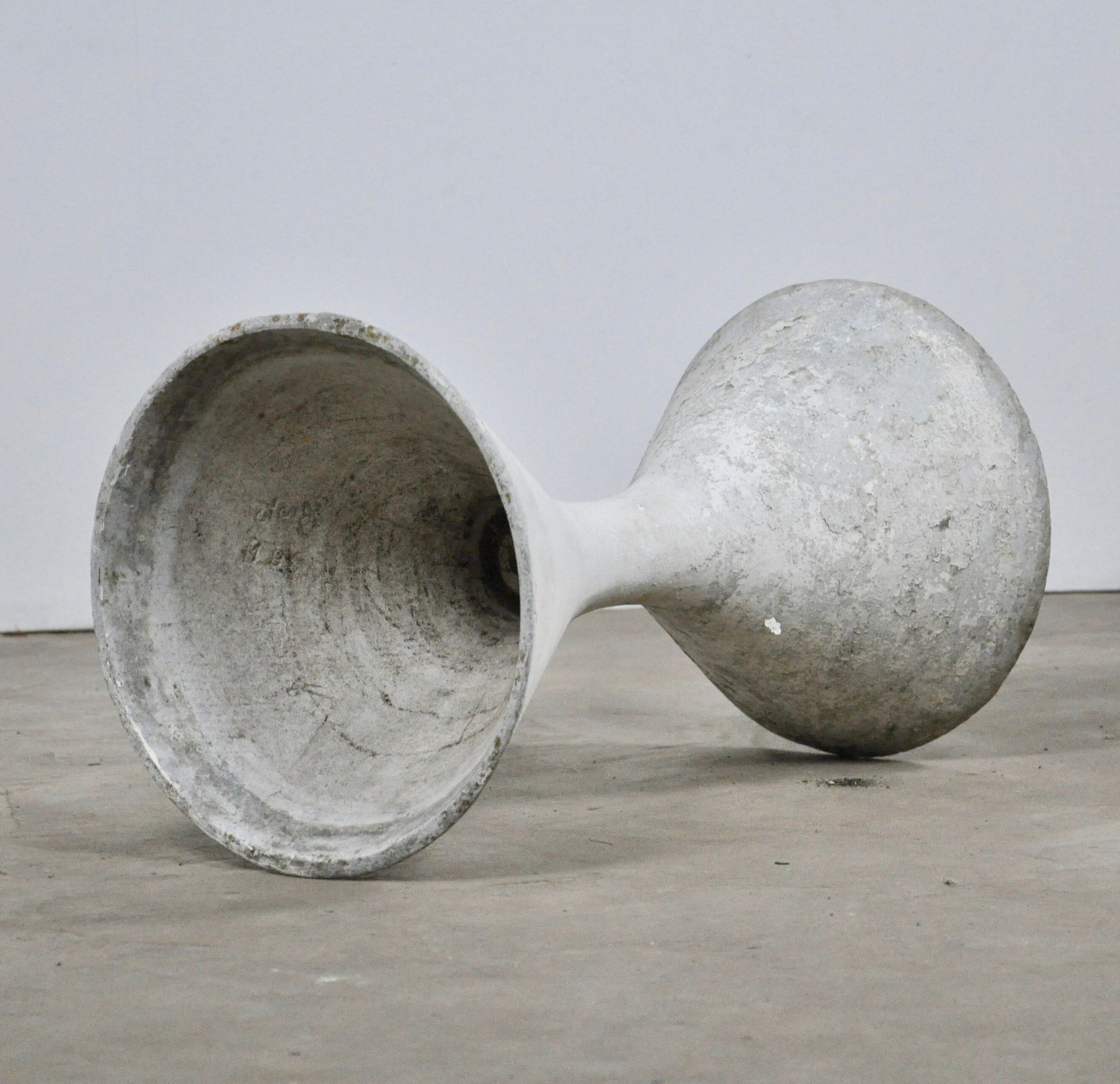 Diabolo design planter Anton Bee and Willy Guhl for Eternit SA 1960