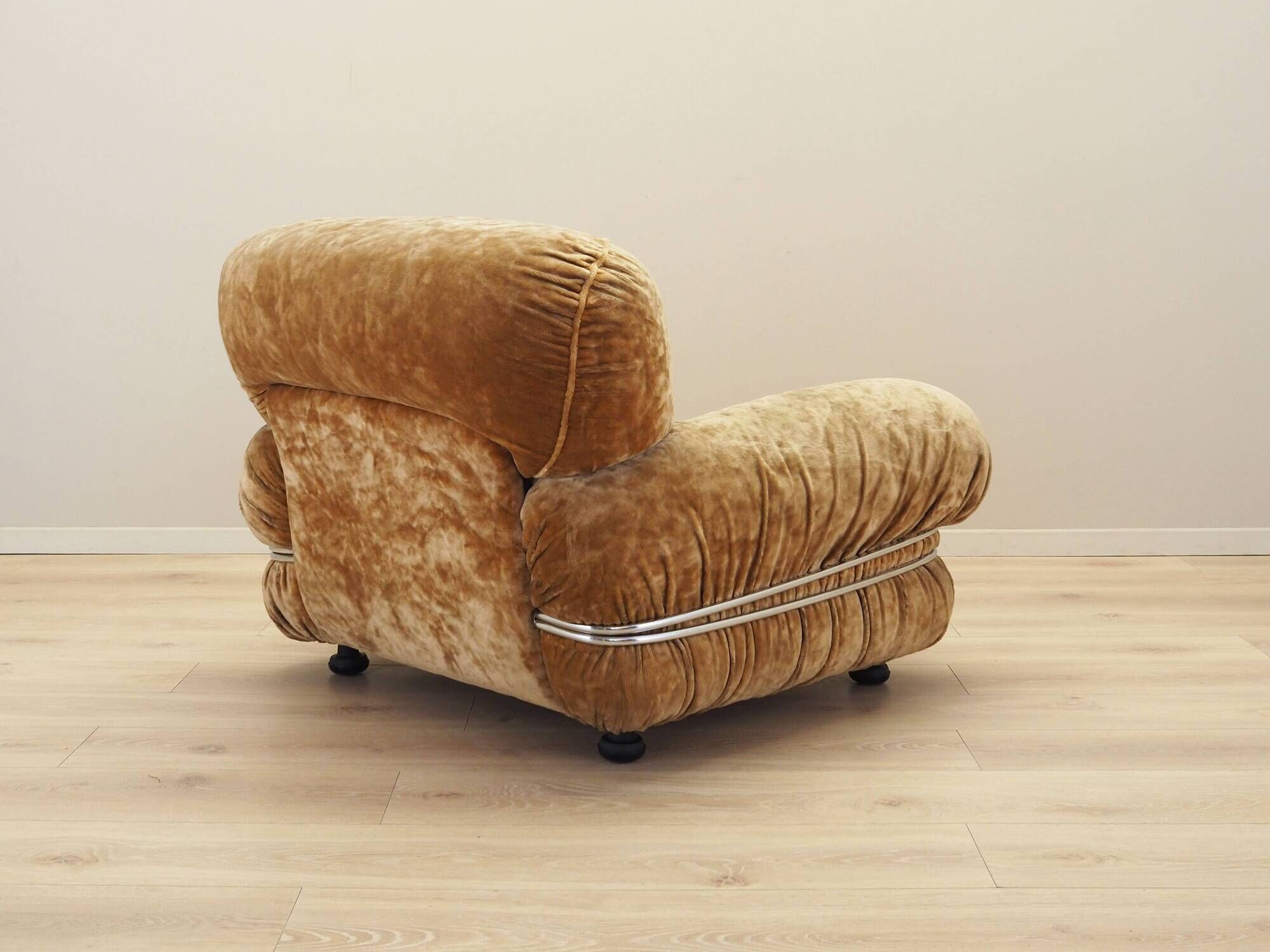 Velour armchair, Italian design, 1970s, production: Italy