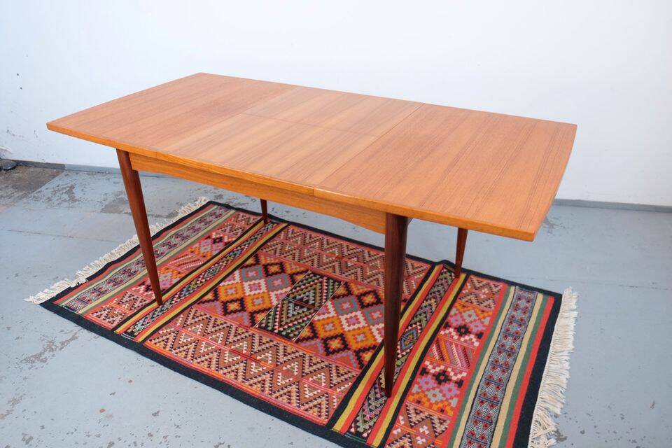 Vintage dining table from the 60s/70s, in teak, retro/vintage style, made of teak.