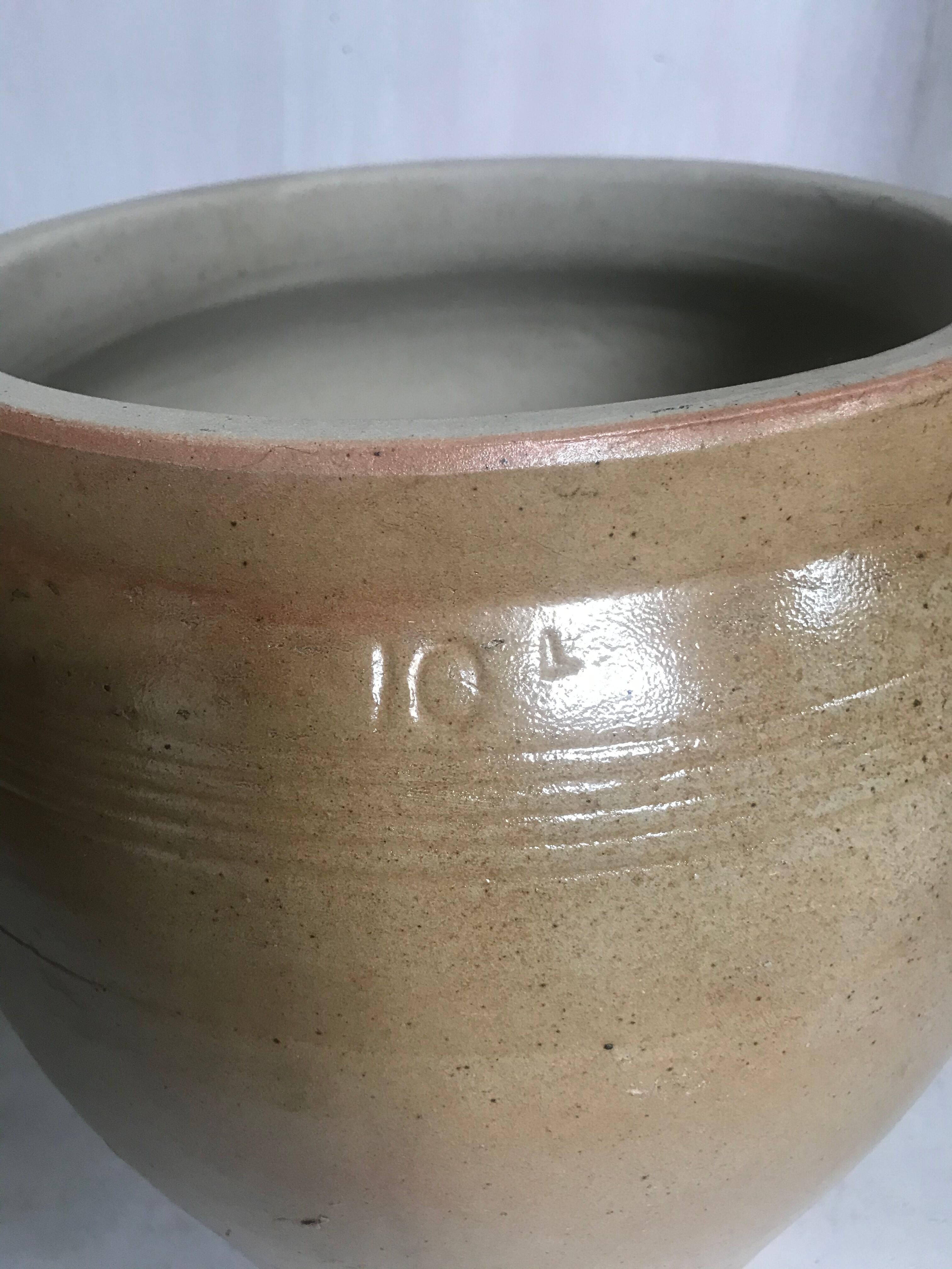 10l sandstone pot