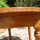 Table ovale bois fruitier