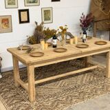Solid oak farmhouse table with 2 central extensions