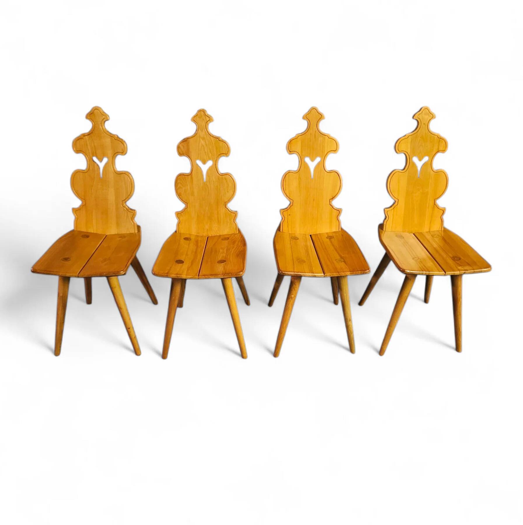 Chaises et table Cepelia Tiroler, ensemble de 5 pièces, Pologne, années 1960, marquées.