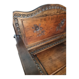 Chest bench