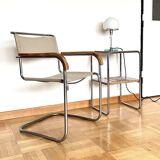 Table d'appoint fonctionnaliste