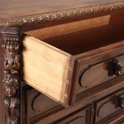 Antique baroque chest of drawers in walnut and poplar, 18th century.