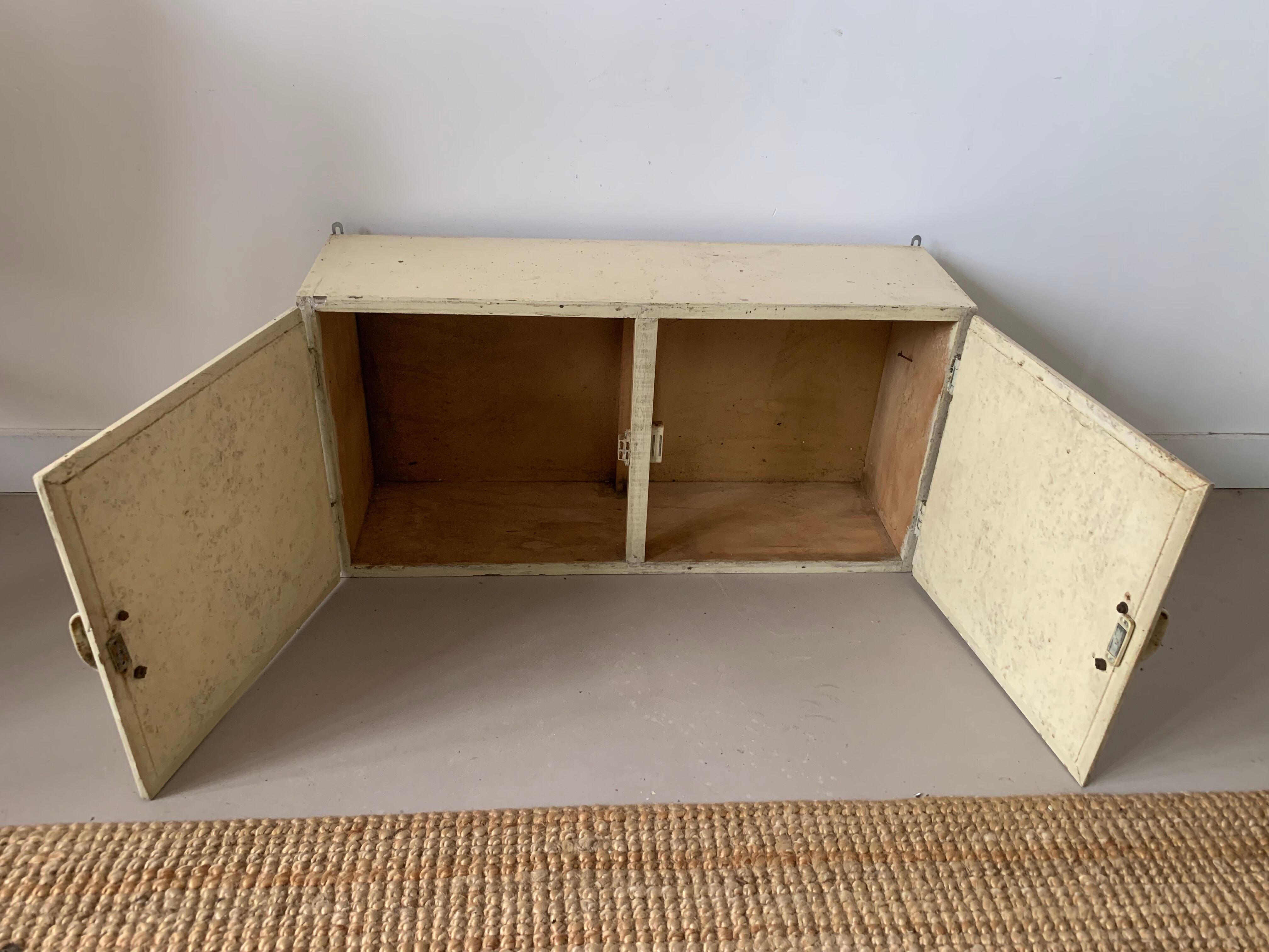 Wall cabinet 50s
