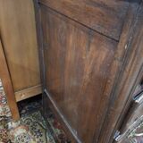18th century chest of drawers in walnut flag
