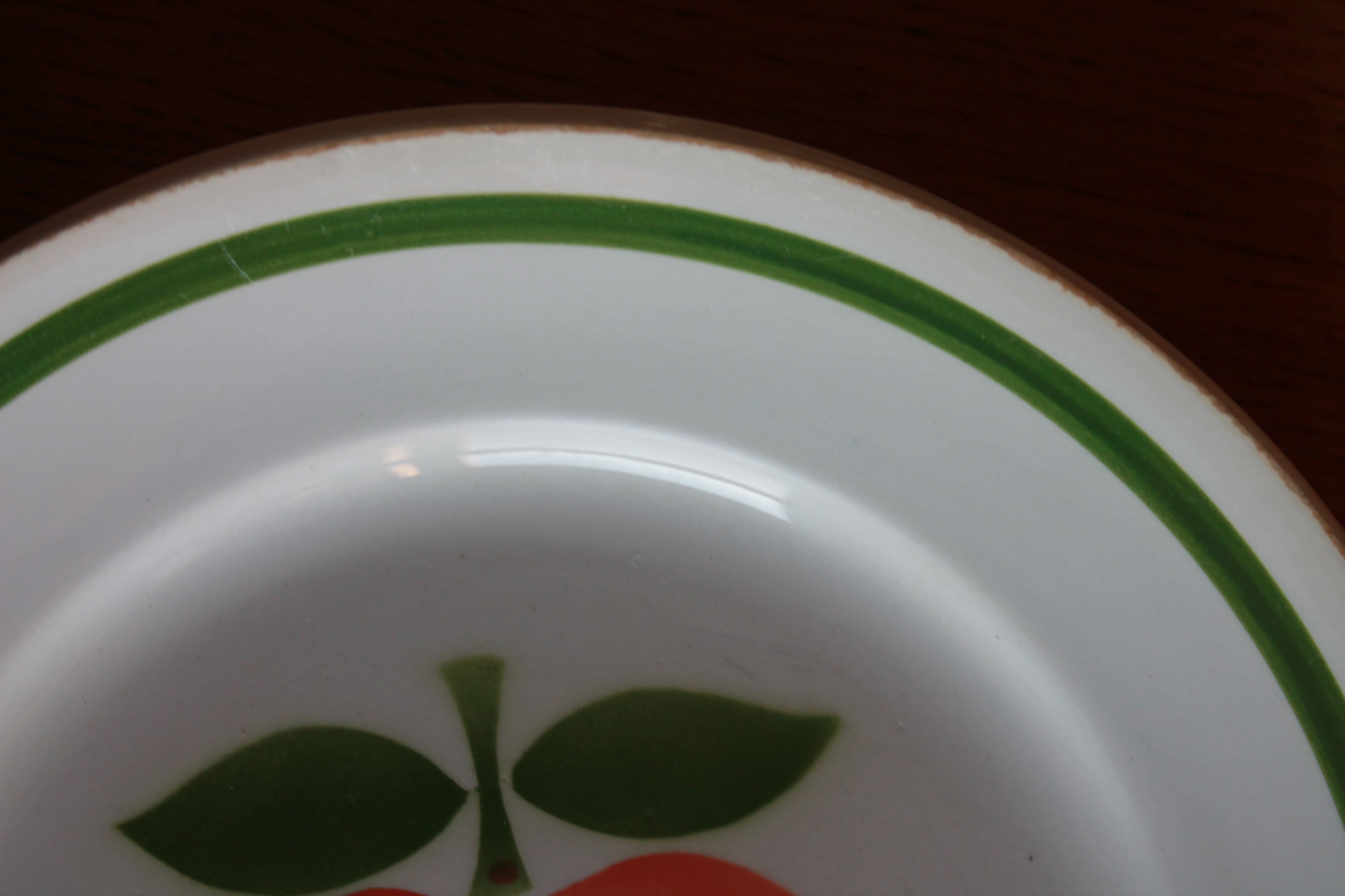 6 vintage apple plates