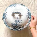 Old soup tureen Saint Amand