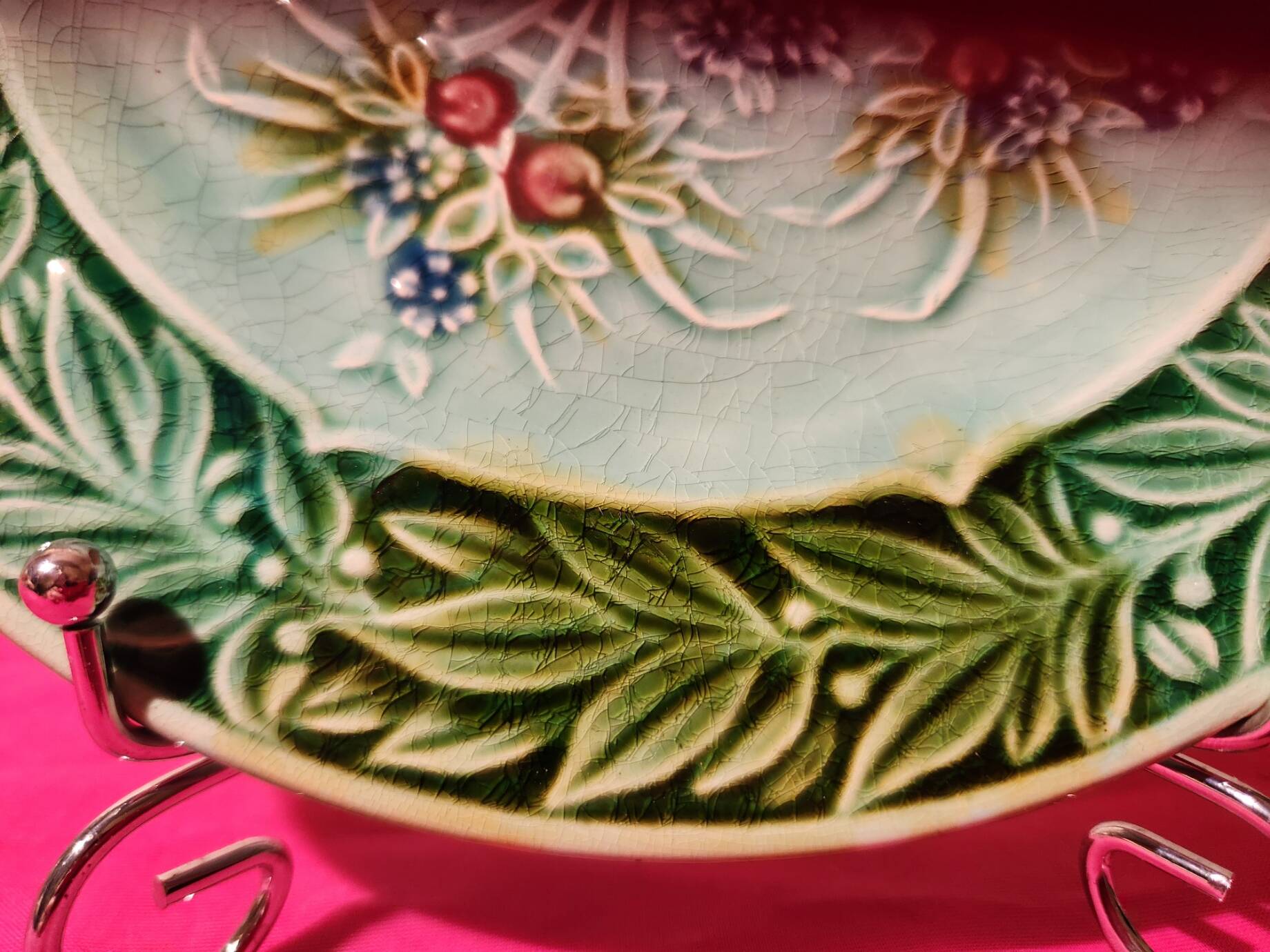 5 old Salins barbotine dessert plates