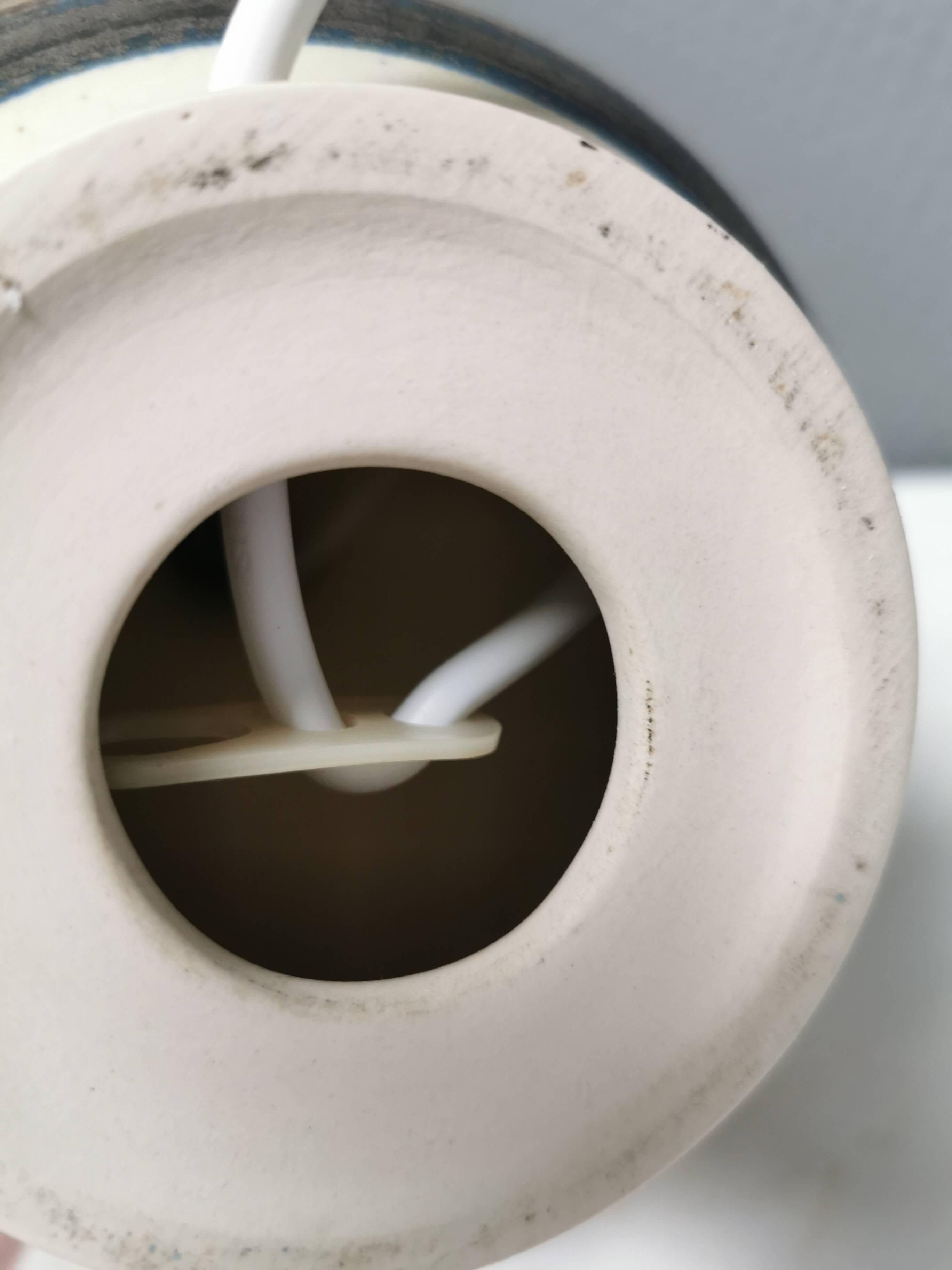 Beautiful table lamp in Ceramic, Danish and from the 1970-80s.