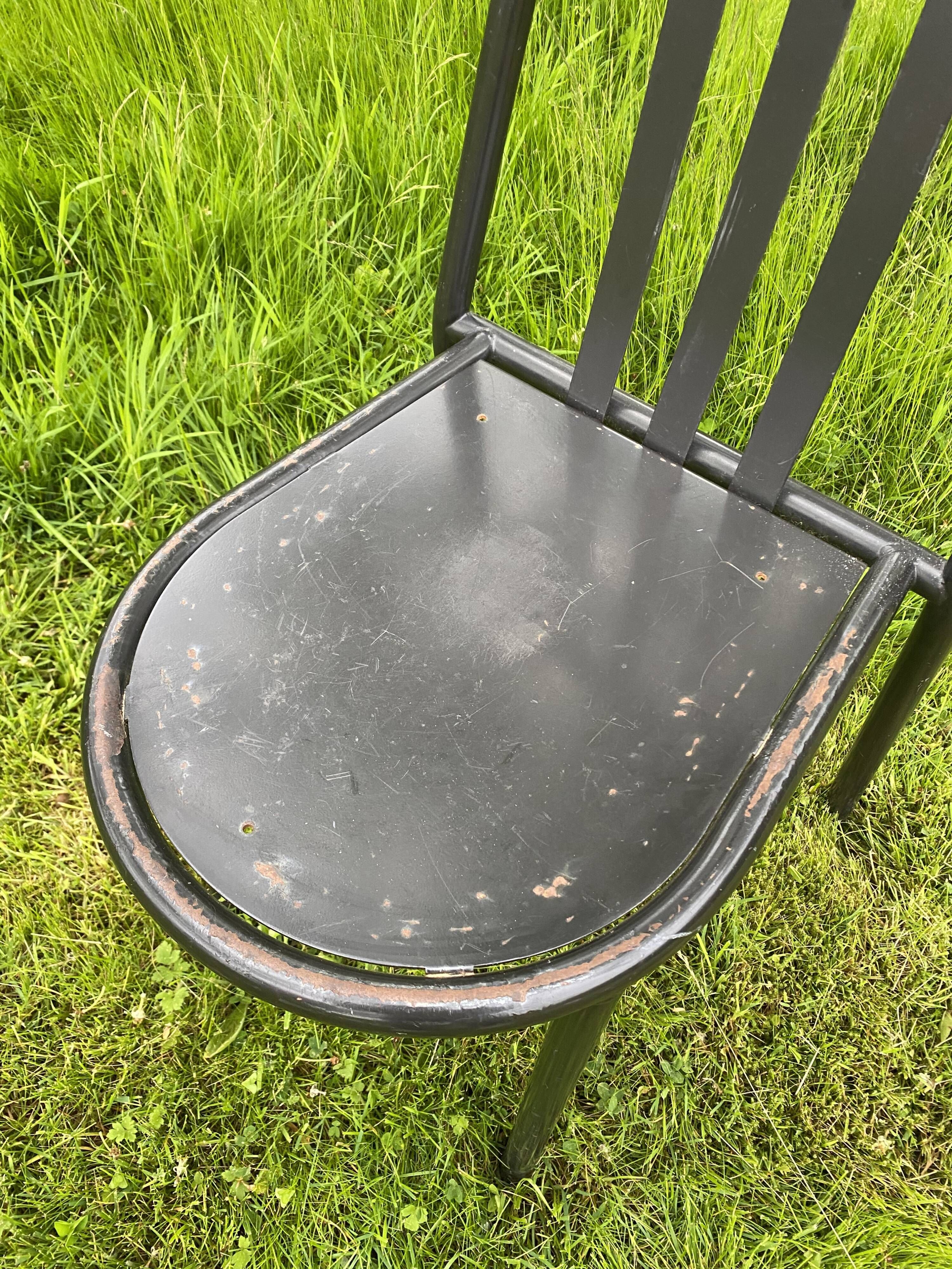 Chaise noire de Robert Mallet Stevens édition Putman années 80